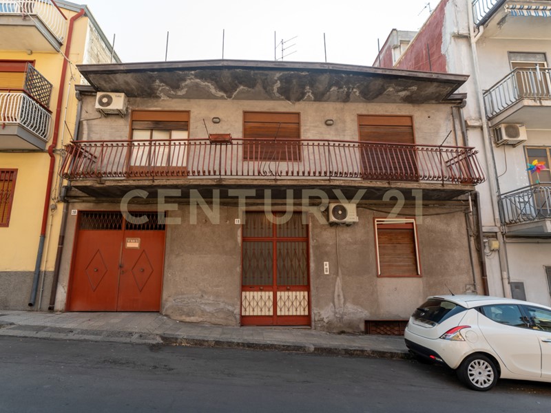 Appartamento in Vendita a Misterbianco, 135'000&euro;, 168 m², con Box