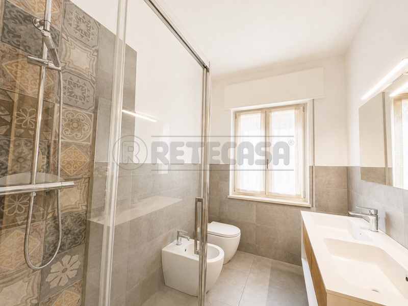Appartamento in Vendita a Bassano del Grappa, 260'000&euro;, 140 m², con Box