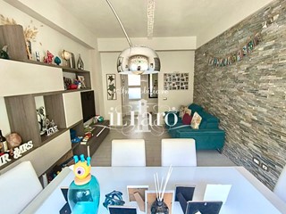 Appartamento in Vendita a Viareggio, 285'000&euro;, 80 m², arredato