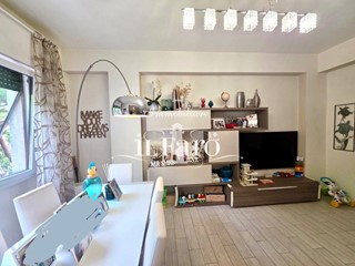 Appartamento in Vendita a Viareggio, 285'000&euro;, 80 m², arredato