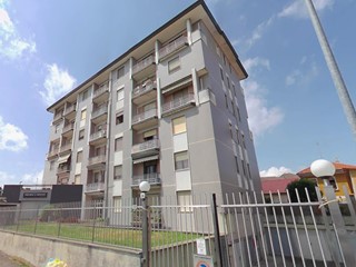 Appartamento in Vendita a Abbiategrasso, 125'795&euro;, 295 m², con Box