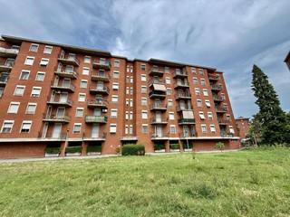 Appartamento in Vendita a Alessandria, 105'000&euro;, 109 m²
