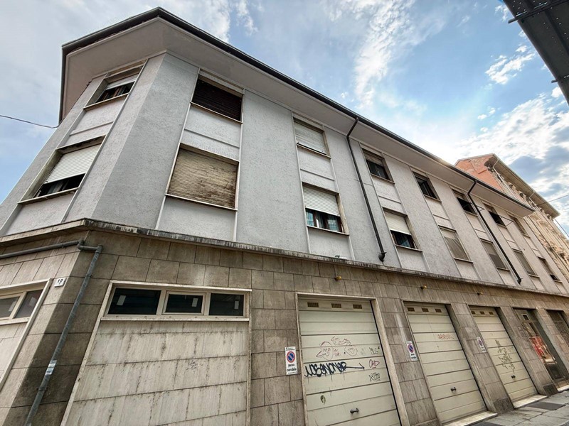 Appartamento in Vendita a Alessandria, 89'000&euro;, 120 m²