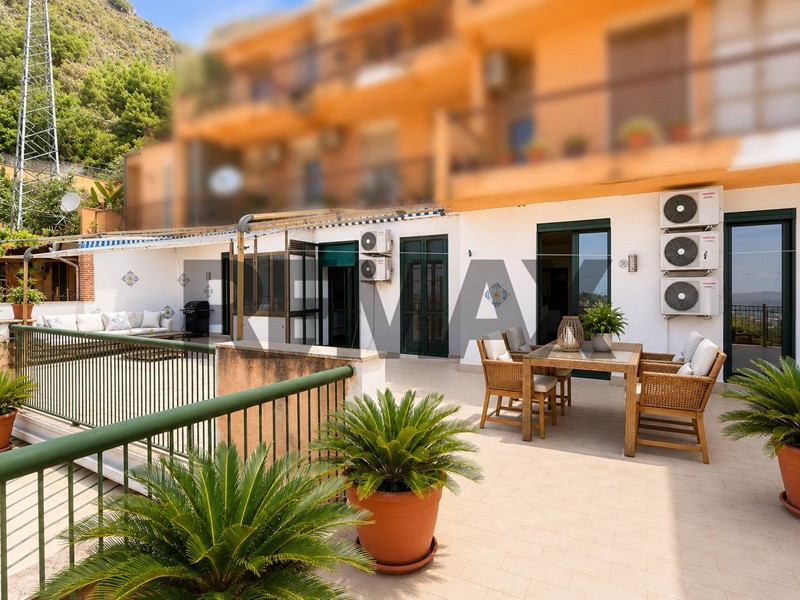 Appartamento in Vendita a Taormina, 395'000&euro;, 133 m²