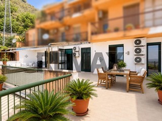 Appartamento in Vendita a Taormina, 395'000&euro;, 133 m²