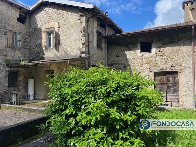 Trilocale in Vendita a San Pellegrino Terme, 14'000&euro;, 72 m²