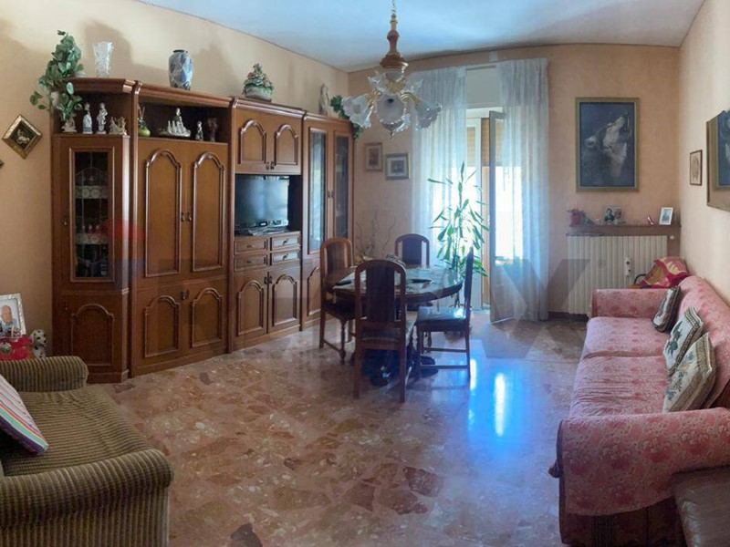 Appartamento in Vendita a Calascibetta, 80'000&euro;, 169 m²
