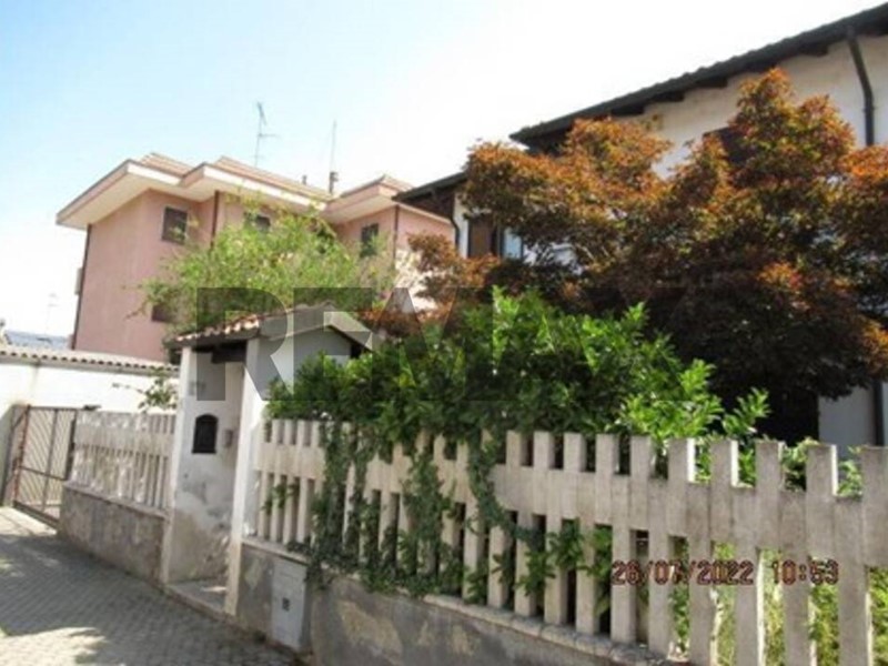 Quadrilocale in Vendita a Parona, 54'017&euro;, 122 m²