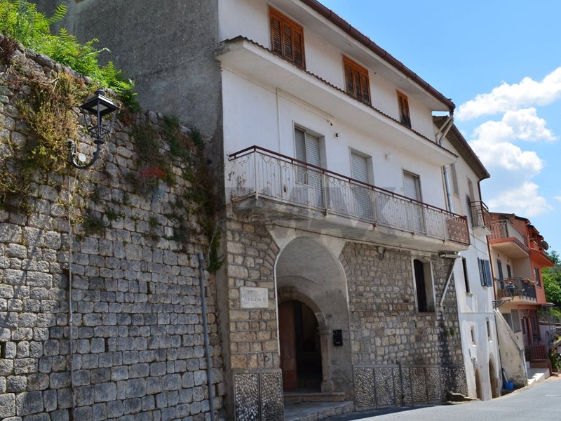 Appartamento in Vendita a Foglianise, 28'000&euro;, 104 m²