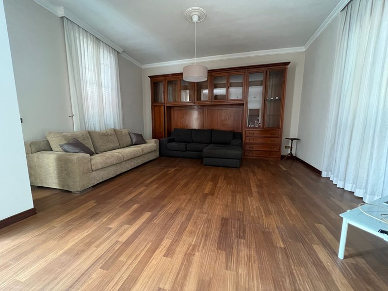 Trilocale in Affitto a Piacenza, 700&euro;, 110 m²