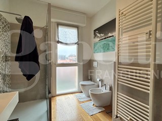 Trilocale in Vendita a Bologna, 200'000&euro;, 110 m², con Box