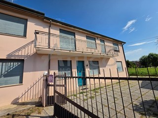 Quadrilocale in Vendita a Rovigo, zona Boara Polesine, 99'000&euro;, 100 m², con Box