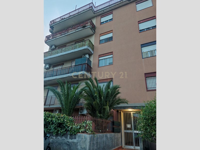 Quadrilocale in Vendita a Catania, 135'000&euro;, 118 m²