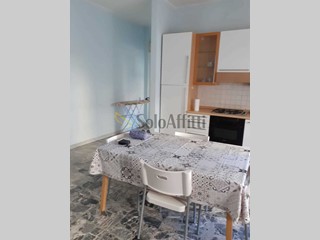 Trilocale in Affitto a Pescara, zona Via Nicola Fabrizi, 650&euro;, 75 m², arredato