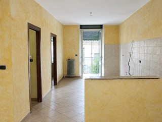 Appartamento in Vendita a Torino, 57'600&euro;, 96 m²