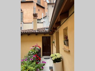 Trilocale in Affitto a Bologna, zona Centro Storico, 1'350&euro;, 70 m², arredato