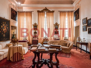 Appartamento in Vendita a La Spezia, zona Centro, 540'000&euro;, 263 m²