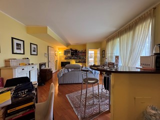 Trilocale in Vendita a Crema, 215'000&euro;, 100 m², con Box