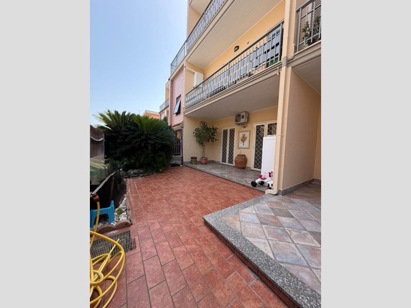 Quadrilocale in Vendita a Aprilia, 320'000&euro;, 207 m², con Box