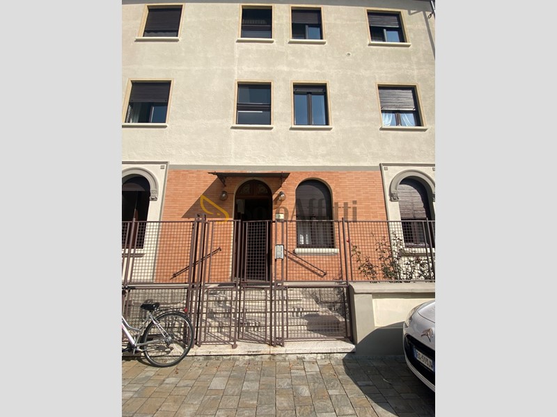 Trilocale in Affitto a Novara, zona Centro storico, 625&euro;, 92 m²
