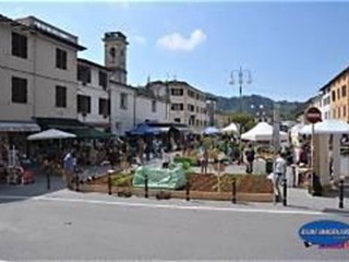 Attico in Vendita a Camaiore, 215'000&euro;, 100 m², arredato