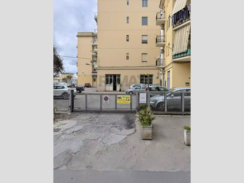 Appartamento in Vendita a Caltanissetta, 56'000&euro;, 154 m²