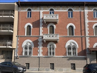 Appartamento in Vendita a Torino, 465'000&euro;, 199 m²