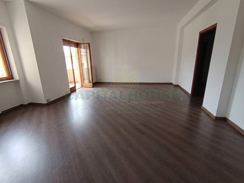 Trilocale in Affitto a Caserta, 600&euro;, 100 m²
