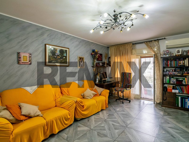 Quadrilocale in Vendita a Catania, 89'000&euro;, 98 m²