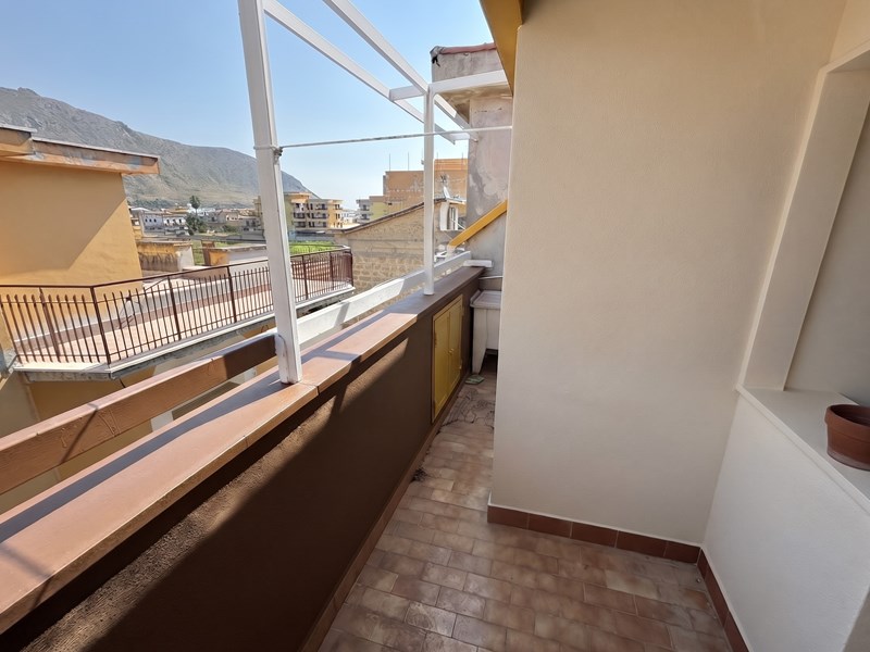 Appartamento in Vendita a Mondragone, zona via udine, 110'000&euro;, 170 m²