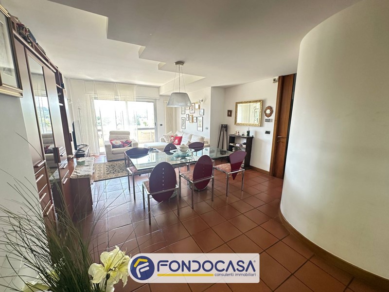 Quadrilocale in Vendita a Ascoli Piceno, 265'000&euro;, 161 m²