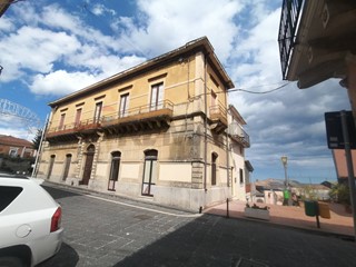 Appartamento in Vendita a Milo, 118'000&euro;, 150 m²