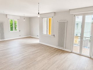 Quadrilocale in Vendita a Modena, 347'000&euro;, 139 m², con Box