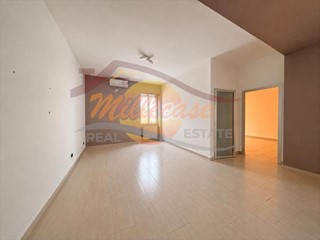 Trilocale in Vendita a Siracusa, zona Tisia - Tica - Zecchino, 88'000&euro;, 103 m²