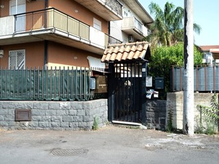 Trilocale in Vendita a Mascalucia, 125'000&euro;, 92 m², con Box