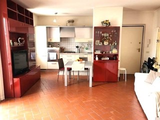 Trilocale in Affitto a Massa, 1'000&euro;, 90 m², arredato