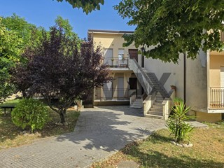 Appartamento in Vendita a Fara Filiorum Petri, 70'000&euro;, 149 m²