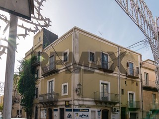 Appartamento in Vendita a Mirabella Imbaccari, 65'000&euro;, 300 m²
