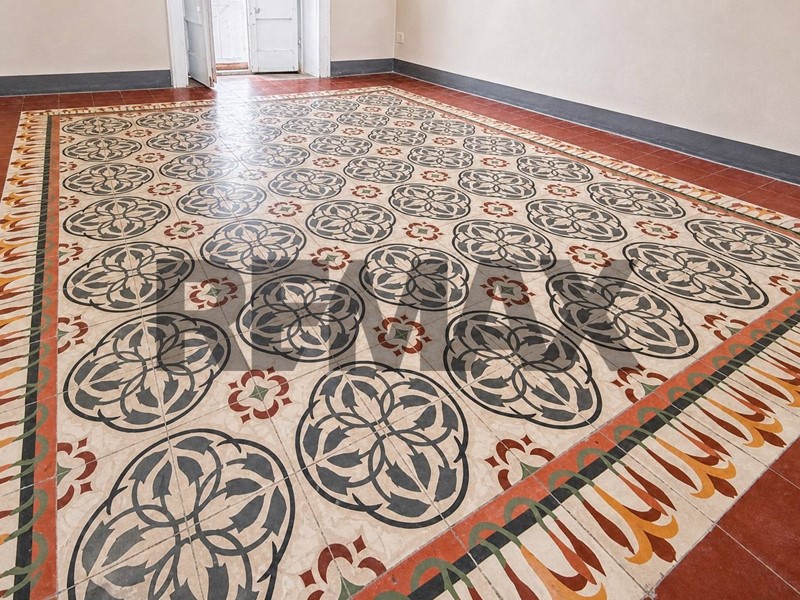 Appartamento in Vendita a Mirabella Imbaccari, 65'000&euro;, 300 m²
