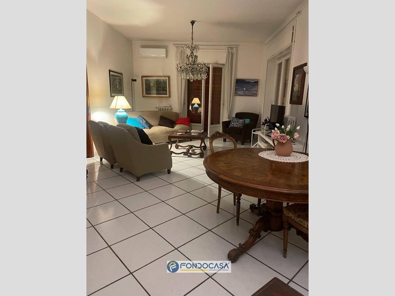 Trilocale in Affitto a Salerno, 1'100&euro;, 115 m²
