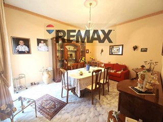 Trilocale in Vendita a Catania, 90'000&euro;, 95 m²