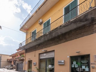 Appartamento in Vendita a Acireale, 105'000&euro;, 150 m²