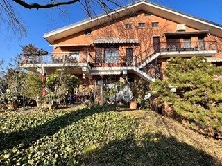 Appartamento in Vendita a Orbassano, 249'000&euro;, 160 m², con Box