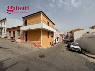 Trilocale in Vendita a Santa Teresa Gallura, 180'000&euro;, 81 m², arredato