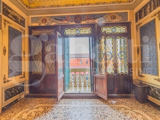 Appartamento in Vendita a Chioggia, 550'000&euro;, 332 m², arredato, con Box