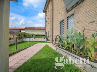 Bilocale in Vendita a Busto Arsizio, 150'000&euro;, 60 m², con Box