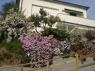 Appartamento in Vendita a Sestri Levante, 299'000&euro;, 99 m²