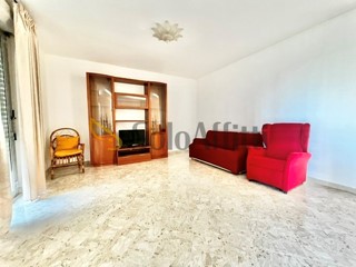 Trilocale in Affitto a Bari, zona Poggiofranco, 850&euro;, 115 m², arredato