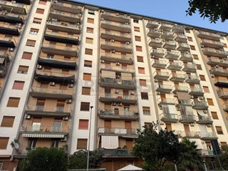 Quadrilocale in Vendita a Palermo, 265'000&euro;, 114 m²