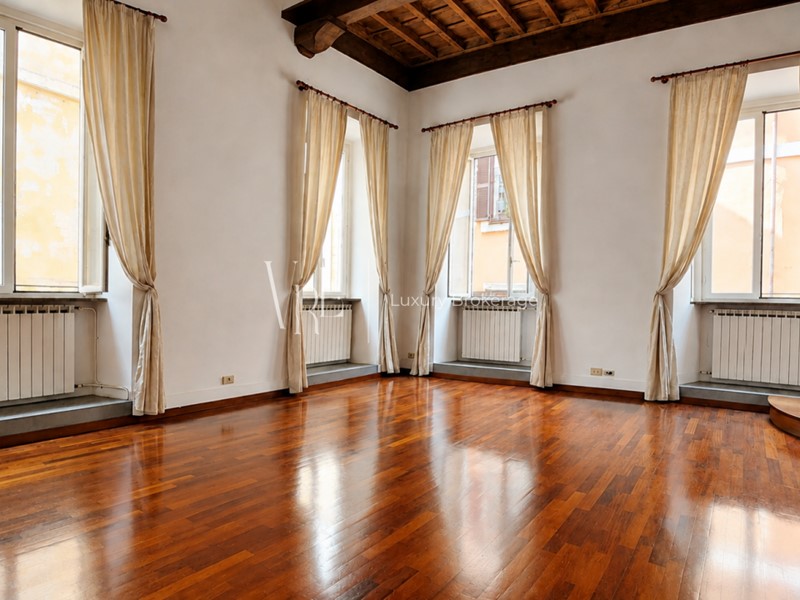 Appartamento in Affitto a Roma, 5'000&euro;, 155 m²